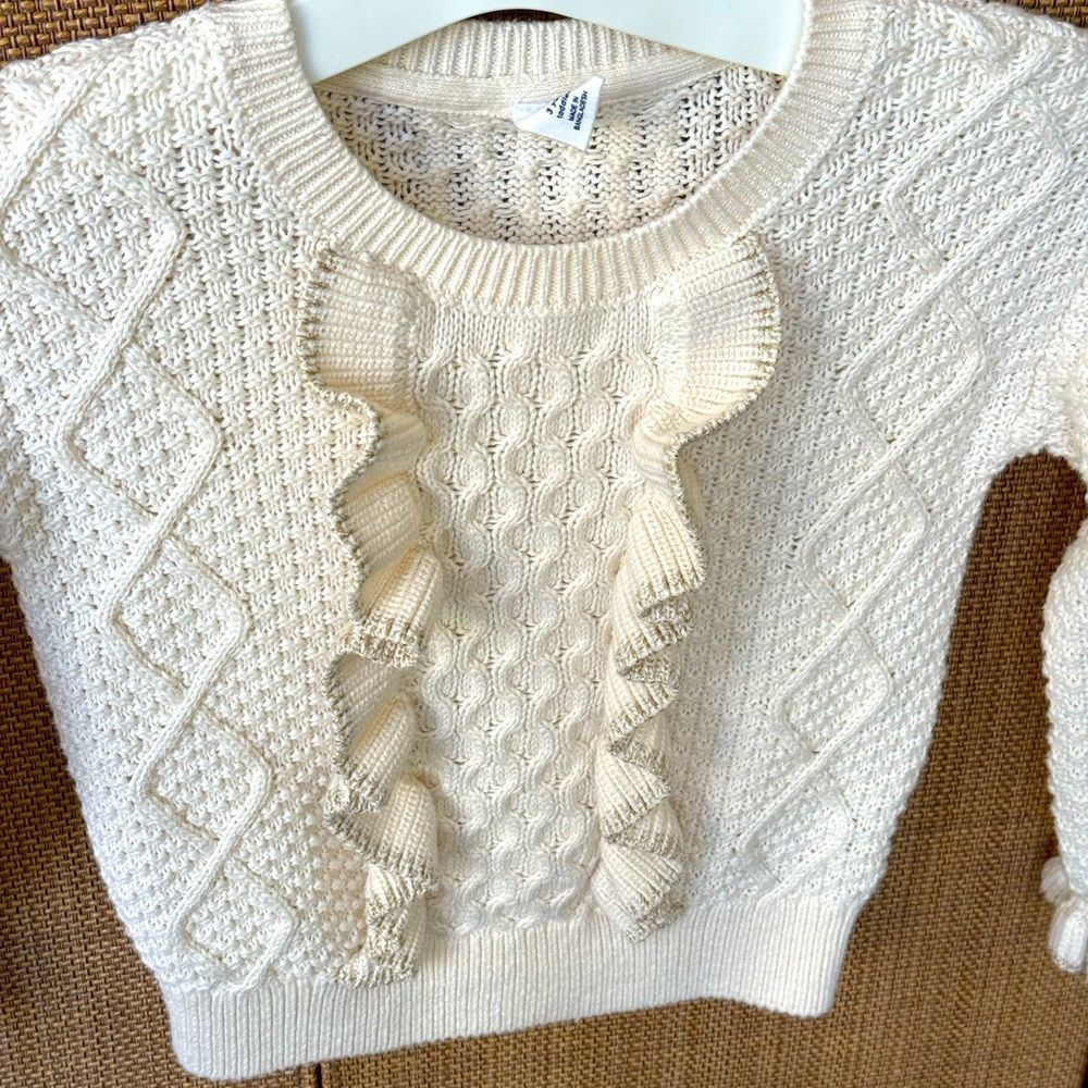 Baby Gap Winter White Ruffle Front Sweater with gold Trim Sz 3 yrs - Picture 2 of 10